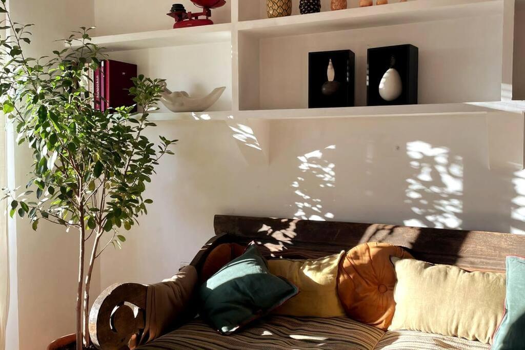 Large Family Home In Albaicin Center غرناطة المظهر الخارجي الصورة